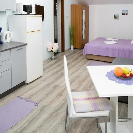 Lovely Apartment In Povljana With Wifi Διαμέρισμα *