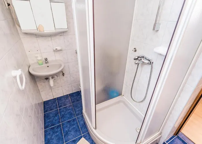 アパート Lovely Apartment In Povljana With Wifi ポヴリャナ