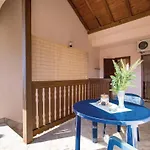 Appartamento Lovely Apartment In Povljana With Wifi *