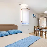 Appartamento Lovely Apartment In Povljana With Wifi