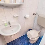Lovely Apartment In Povljana With Wifi * Povljana