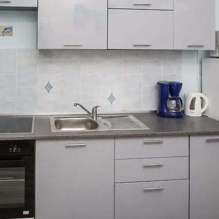 Lovely Apartment In Povljana With Wifi