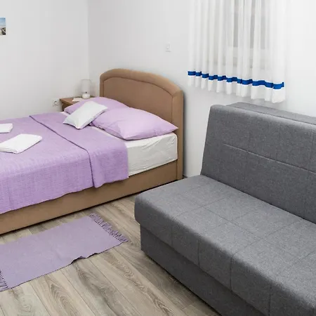 Lägenhet Lovely Apartment In Povljana With Wifi *