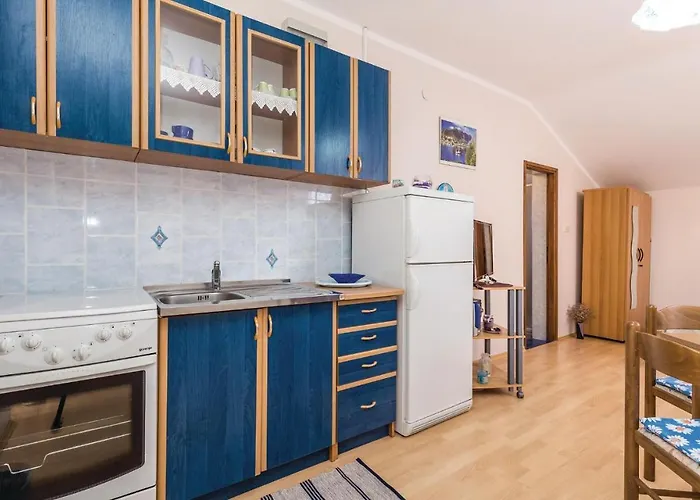 Lovely Apartment In Povljana With Wifi Lägenhet