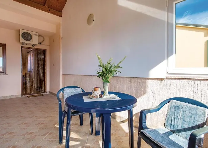 Lovely Apartment In Povljana With Wifi Povljana