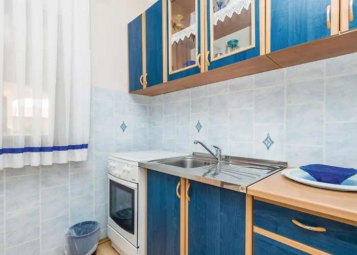 Lägenhet Lovely Apartment In Povljana With Wifi *