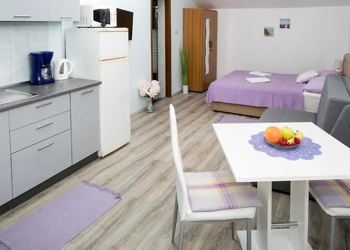 Lovely Apartment In Povljana With Wifi Lägenhet *