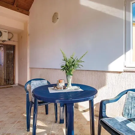 Lovely Apartment In Povljana With Wifi Povljana