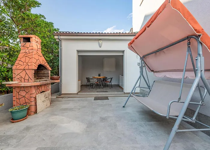 Lovely Apartment In Povljana With Wifi Apartman Povljana